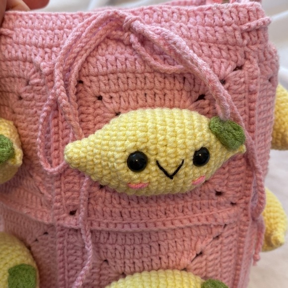 DudonStill Handmade Happy Lemons Pink Crochet Shoulder Bag - Picture 12 of 12